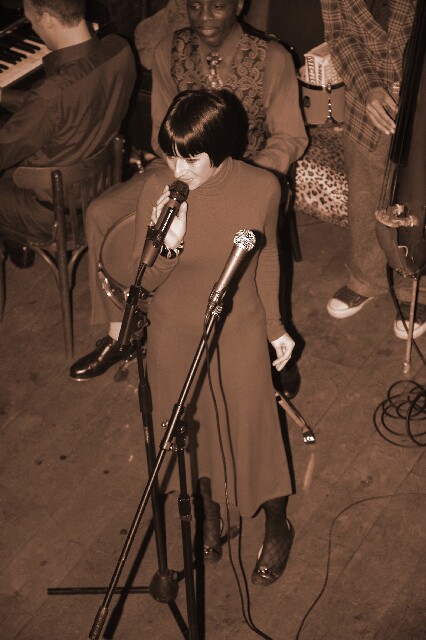 min 2006 10 31 latino 201 sepia
